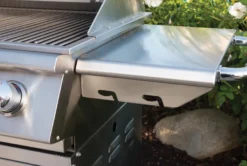 BULL Brahma - Gasgrill Mit Infrarot Backburner Und Rotisserie -Grill Verkaufs-Shop BULL Grills Edelstahl Seitenablage 3