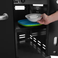 Broil King Regal 690 XL Black Gasgrill - Modell 2023 - Grillfürst Deal Mit Zusätzlichen Edelstahl Grillrosten 21 Broil King Regal 690 XL Black Gasgrill - Modell 2023 - Grillfürst Deal Mit Zusätzlichen Edelstahl Grillrosten -Grill Verkaufs-Shop Broil King Regal 690 Unterwagen Ablage 1