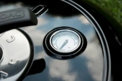 CADAC Camping Gasgrill Carri Chef 50 / BBQ Plancha + Dome - 30 Mbar -Grill Verkaufs-Shop CADAC Carri Chef Deckel Thermometer