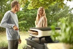 COZZE Pizzaofen Elektrisch 42,5 Cm (17") - Inkl. Pizzastein & Hitzeschild -Grill Verkaufs-Shop COZZE Elektro Pizzaofen 17 Zoll Lifestyle