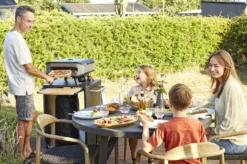 COZZE Pizzaofen Gas 42,5 Cm (17") Mit Thermometer - Inkl. Pizzastein -Grill Verkaufs-Shop COZZE Pizzaofen Gas Thermometer 17 Zoll Lifestyle