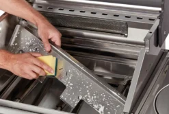 Enders Gasgrill Kansas II Pro 3 SIK Turbo -Grill Verkaufs-Shop Enders Gasgrill Kansas II Pro 3 SIK Turbo 8713 leichte Reinigung