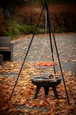 Grillfürst Schwenkgrill Set Aus Dreibein Und Grillrost / Höhenverstellbar, Inkl. Kette Und Haken -Grill Verkaufs-Shop Grillfuerst Dreibein Grillrost Feuerstelle 1