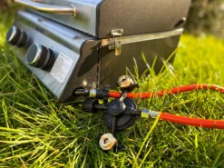 Grillfürst Kombi Kartuschen-Druckregler 50 Mbar - X-DEAL Inkl. 12 Grillfürst Gaskartuschen -Grill Verkaufs-Shop Grillfuerst Dual Druckminderer Kartuschen