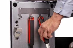 Grillfürst G520G 5-Brenner Gasgrill Mit Hochtemperaturbrenner, Heckbrenner Und Gusseisen Rosten -Grill Verkaufs-Shop Grillfuerst Gasgrill G520G Besteckhaken Leiste