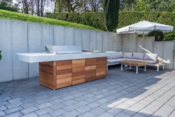 Grillfürst Outdoor Küche Mit Beton-Arbeitsplatte Und HPL-Unterschrank - Mit Edler Holzverkleidung (300 Cm X 80 Cm) - Mit Einbaugrill Und Planchagrill -Grill Verkaufs-Shop Grillfuerst Outdoor Kueche Beton Kuecheninsel Unterschraenke 5 1645801079