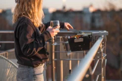 Knister Gasgrill - Ausziehbarer Kompaktgrill -Grill Verkaufs-Shop Knister Gasgrill Balkongelaender