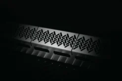 Napoleon Rogue 425 Gasgrill - All Black - Mit Seitenbrenner - Hero Modell 2023 Mit Heckbrenner Inkl. Drehspieß, Abdeckhaube Und Grillplatte -Grill Verkaufs-Shop Napoleon Gasgrill Hero Rogue 425 Backburner 1