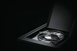 Napoleon Rogue 425 Gasgrill - All Black - Mit Seitenbrenner - Hero Modell 2023 Mit Heckbrenner Inkl. Drehspieß, Abdeckhaube Und Grillplatte -Grill Verkaufs-Shop Napoleon Gasgrill Rogue Seitenkocher 1