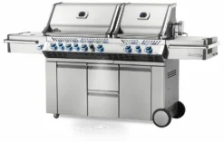 Napoleon Prestige Pro 825-3 Edelstahl Gasgrill Inkl. Drehspieß Und Bodenbeleuchtung + Gratis Napoleon TravelQ PRO285 Kompakt Gasgrill -Grill Verkaufs-Shop Napoleon Prestige Pro 825 Gasgrill seitlich