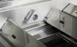 Napoleon Prestige Pro 665-3 Edelstahl Gasgrill Inkl. Drehspieß - Modell 2023 -Grill Verkaufs-Shop Napoleon Prestige Pro SearPlates Brennerabdeckung 02 5