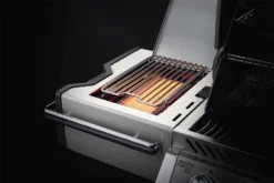 Napoleon Prestige Pro 665-3 Edelstahl Gasgrill, Erdgas Inkl. Drehspieß - Modell 2023 -Grill Verkaufs-Shop Napoleon Prestige Pro Sizzle Zone Offen 2