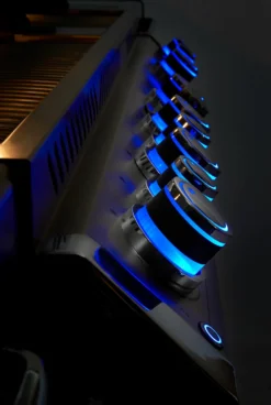 Napoleon Prestige Pro 665-3 Edelstahl Gasgrill, Erdgas Inkl. Drehspieß - Modell 2023 -Grill Verkaufs-Shop Napoleon Prestige Pro beleuchtere Drehregler blau 5