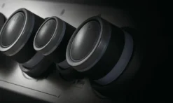 Napoleon Rogue SE 625 Edelstahl Gasgrill Mit Sizzle Zone Und Heckbrenner - SMART Deal Inkl. Grillfürst Grill Control - Modell 2023 -Grill Verkaufs-Shop Napoleon Rogue SE Drehknoepfe