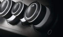 Napoleon Rogue SE 625 Edelstahl Gasgrill Mit Sizzle Zone Und Heckbrenner - Modell 2023 -Grill Verkaufs-Shop Napoleon Rogue SE Drehknoepfe beleuchtet 1