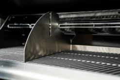 Outdoorchef Dualchef 425 G BZ Gasgrill Mit Blazing Zone Infrarotbrenner + DGS Gusseisen Grillrost 2 Stk.+ DGS Gemüse Grillrost 2 Stk. -Grill Verkaufs-Shop Outdoorchef Dualchef 425G BZ Detail Zone Divider