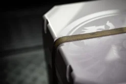 Petromax Kühlbox 50 Liter Alpenweiß - Inkl. Sitzkissen, Haft-Unterlage Und Einsatzkorb -Grill Verkaufs-Shop Petromax kuehlbox deckel