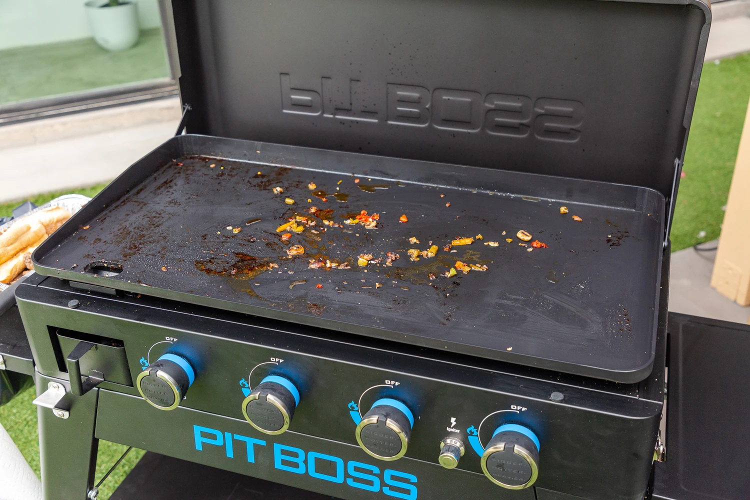 Pit Boss Plancha Grill Ultimate Plancha 4-Brenner - Mit Untergestell 14 Pit Boss Plancha Grill Ultimate Plancha 4-Brenner - Mit Untergestell – Bild 14