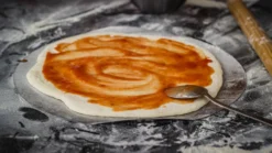 Grillfürst Pizzastein 33 Cm Mit Pizzablech -Grill Verkaufs-Shop Pizzablech Teig Tomatensauce