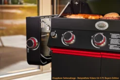 Rösle Videro G3-S VARIO+ Schwarz Gasgrill - FC Bayern Edition - Inkl. FC Bayern Abdeckhaube, Barbecue Grillzange Und Burgerpresse -Grill Verkaufs-Shop Roesle FC Bayern Grill Videro G3 S klappbare Seitenablage 1