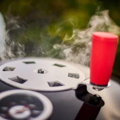 Rösle Holzkohlegrill Kugelgrill No.1 F50 Sport - FC Bayern Edition -Grill Verkaufs-Shop Roesle Holzkohle Kugelgrill Sport F50 FC Bayern Detail 1