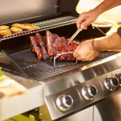 Rösle Gasgrill Videro G4 Edelstahl - Modell 2023 -Grill Verkaufs-Shop Roesle Videro G4 Edelstahl Gasgrill Station Mood 1