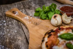 Grillfürst Pizzabrett Bambusholz -Grill Verkaufs-Shop Servierbrett Grillfuerst Pizza Mood