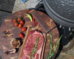 The Bastard Keramikgrill Urban Small - Schwarz Matt - Modell 2023 -Grill Verkaufs-Shop The Bastard Urban Small Keramikgrill Deckelgriff